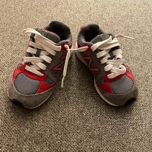 Boys New balance sneakers size 9.5